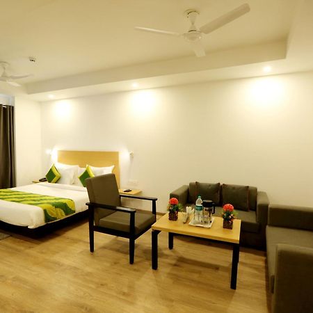 The Roseman Hotel & Suites Ghaziabad Esterno foto