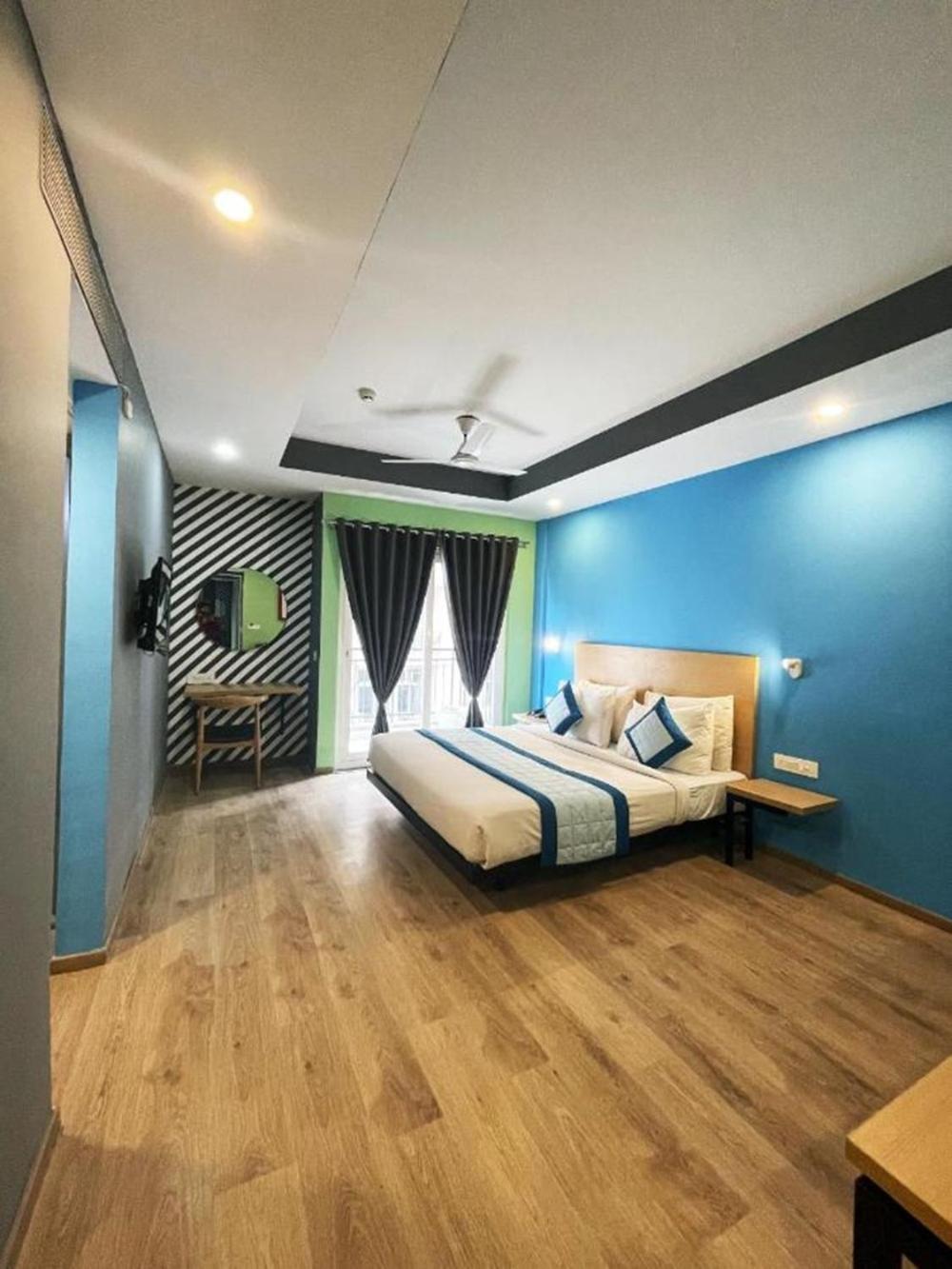 The Roseman Hotel & Suites Ghaziabad Esterno foto
