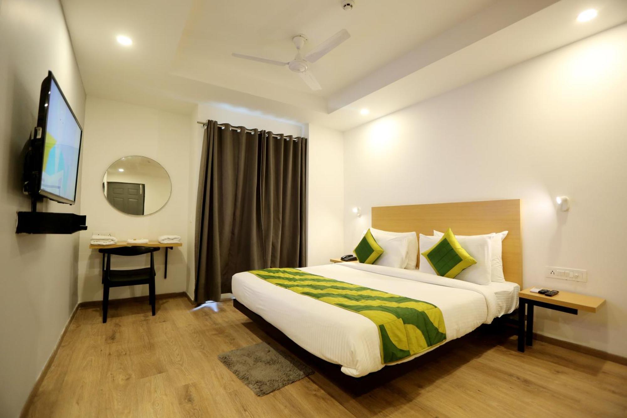 The Roseman Hotel & Suites Ghaziabad Esterno foto